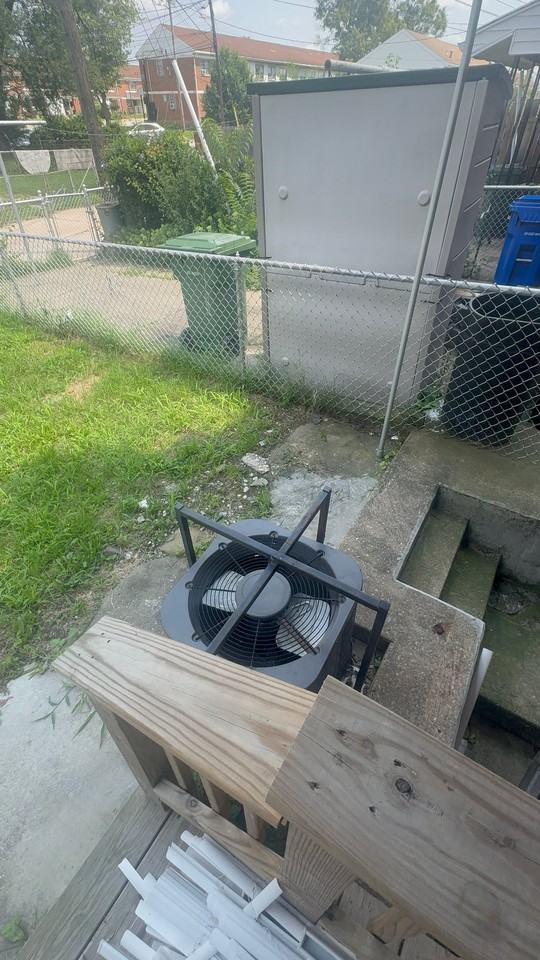 6102 Cardiff Ave - Photo 7 of 19