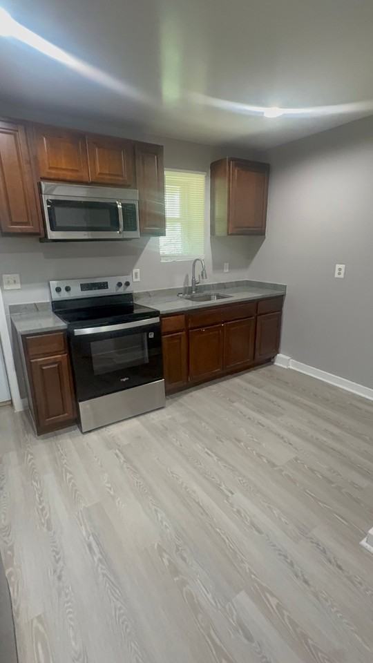 1532 Abbotston St - Photo 5 of 20