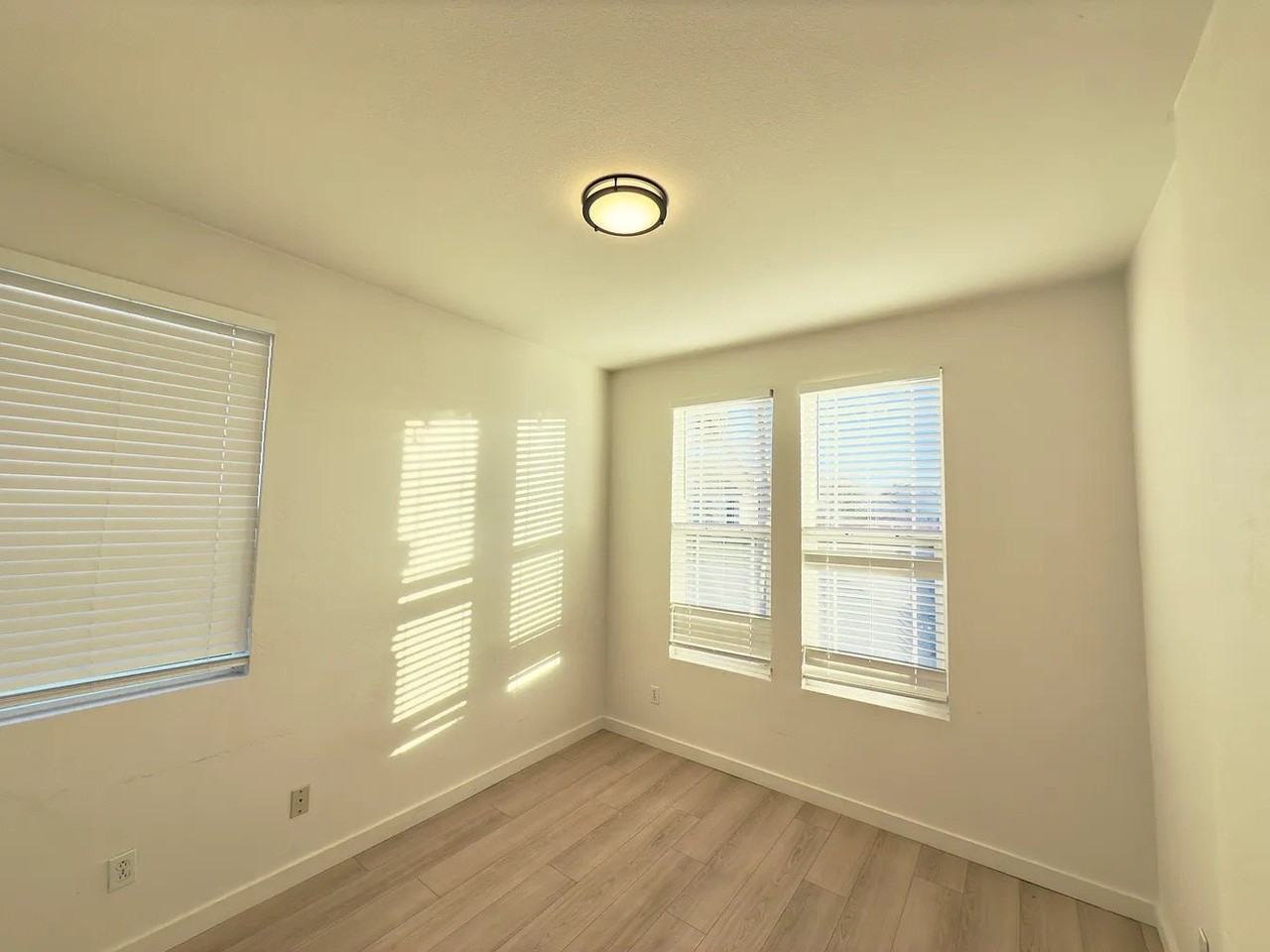 3060 Tintorera Way - Photo 6 of 8