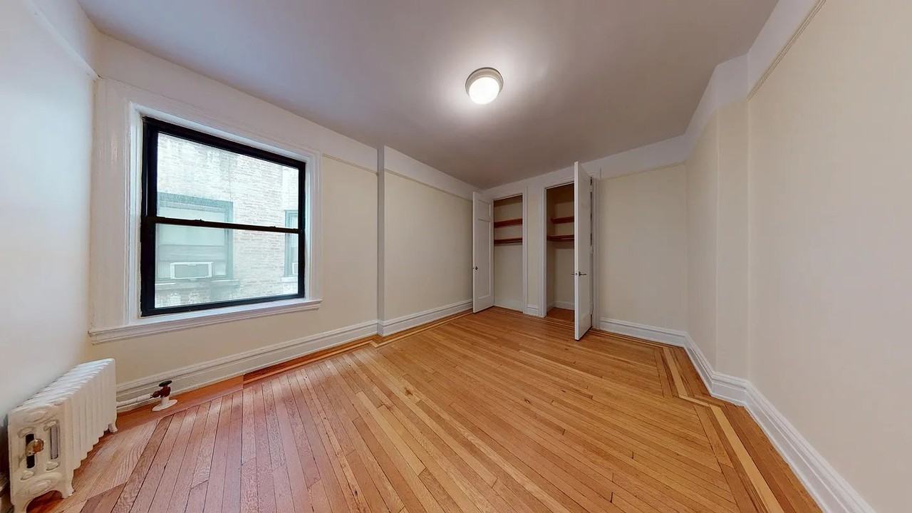 656 W 204th St #34 - Photo 3 of 6