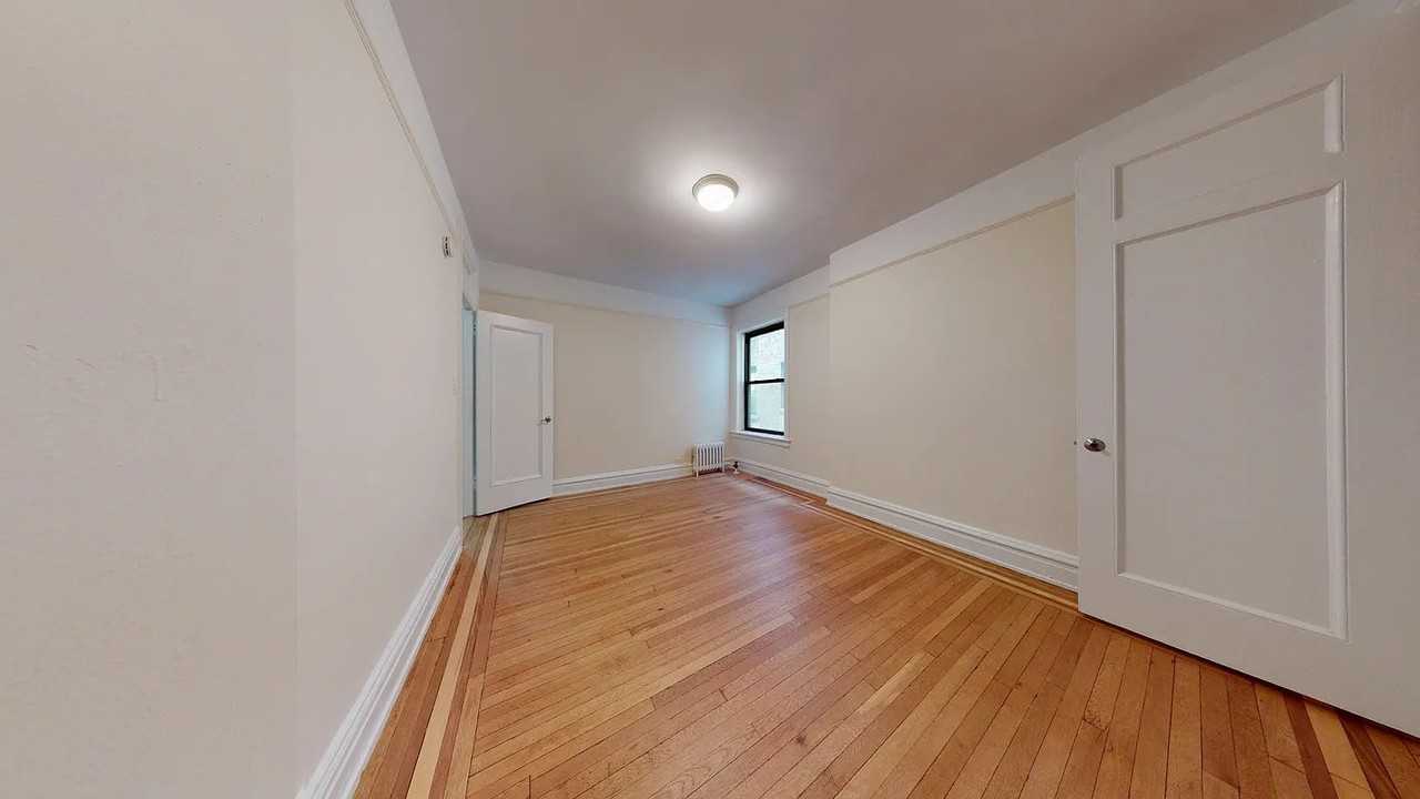 656 W 204th St #34 - Photo 4 of 6