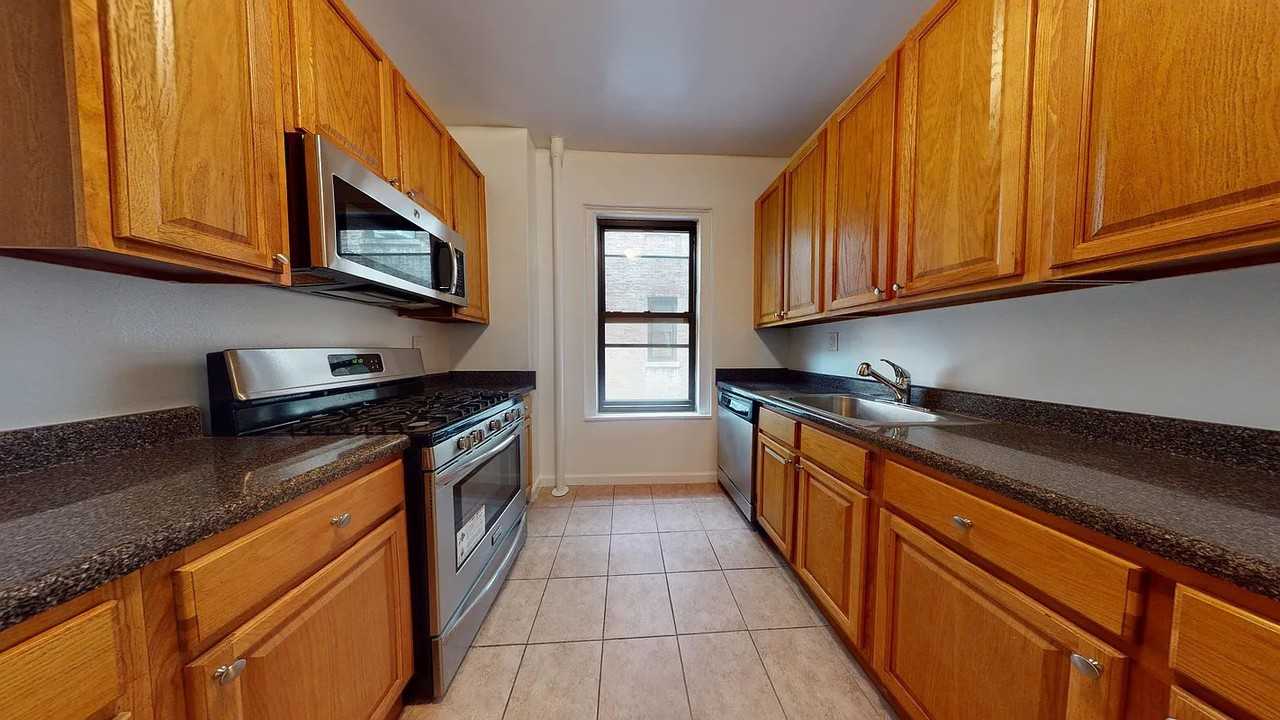 656 W 204th St #34 - Photo 5 of 6
