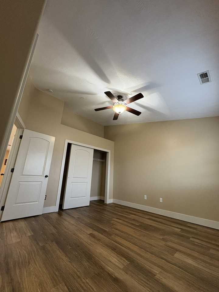 1165 Nw #145 - Photo 2 of 14