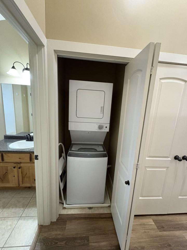 1165 Nw #145 - Photo 4 of 14