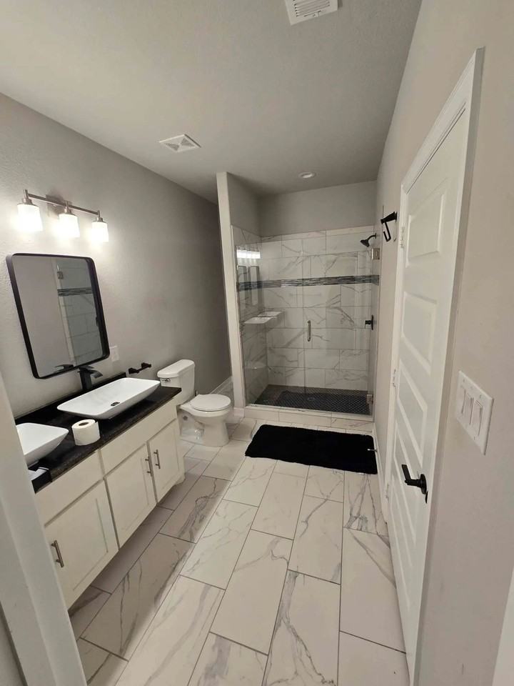1602 Marfa Ave - Photo 3 of 12