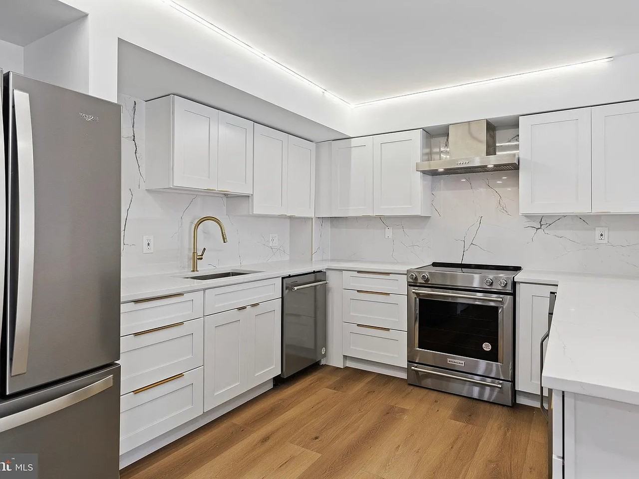 1080 Wisconsin Ave Nw #504 - Photo 5 of 9