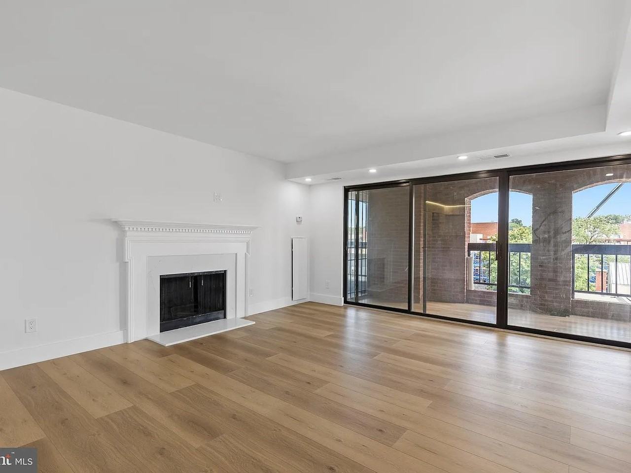 1080 Wisconsin Ave Nw #504 - Photo 7 of 9