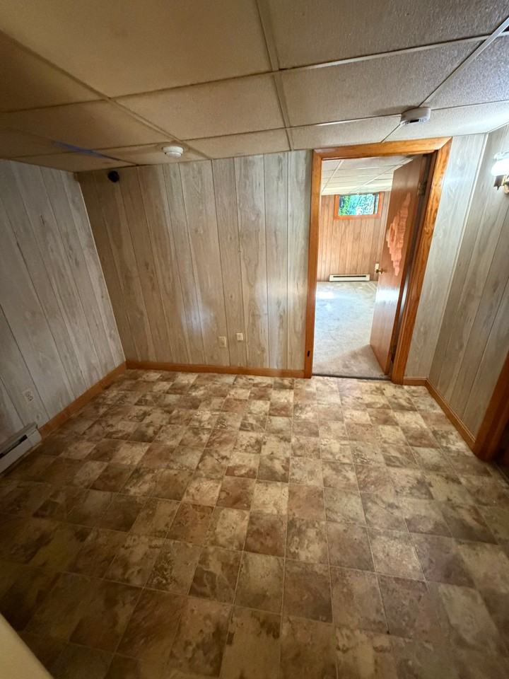 100 Pilgrim Ave #B - Photo 5 of 9