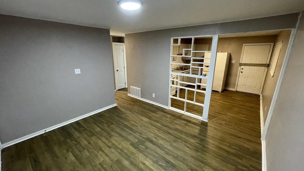 1063 Saint Margaret Dr - Photo 3 of 19