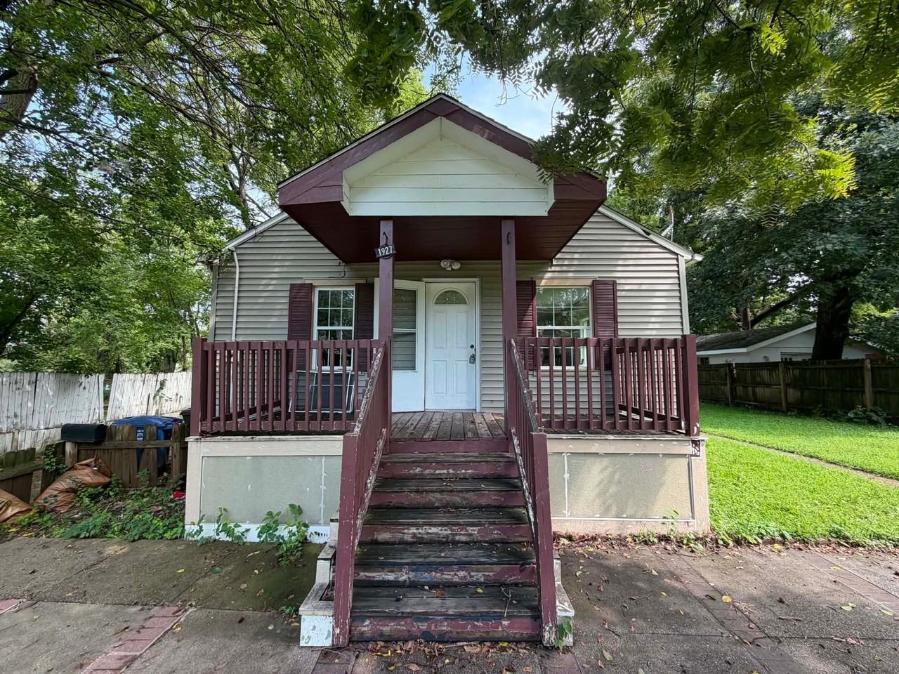 1927 23rd St - Photo 2 of 15