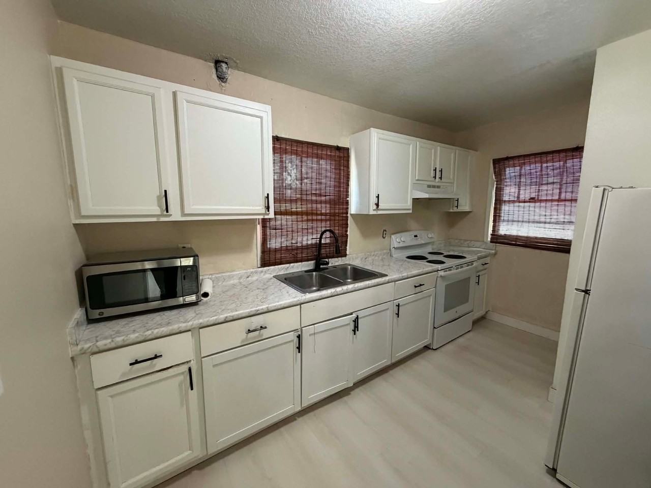 1927 23rd St - Photo 5 of 15