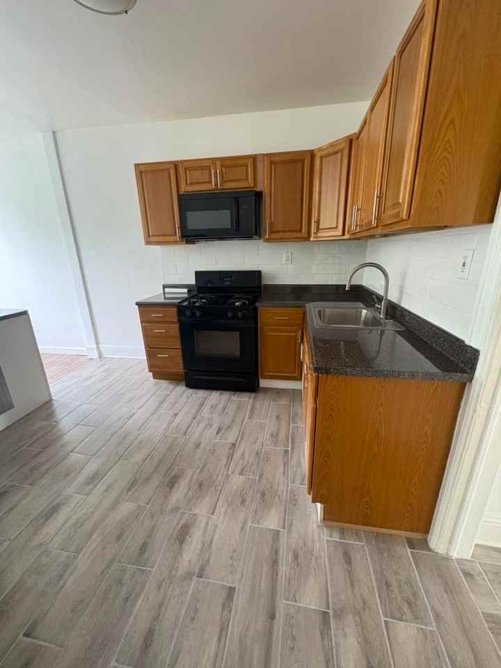143 Voss Ave #3 - Photo 5 of 13