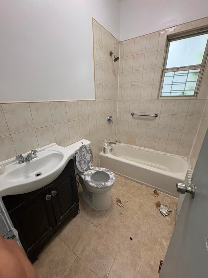 93 Maple St #1R - Photo 3 of 9