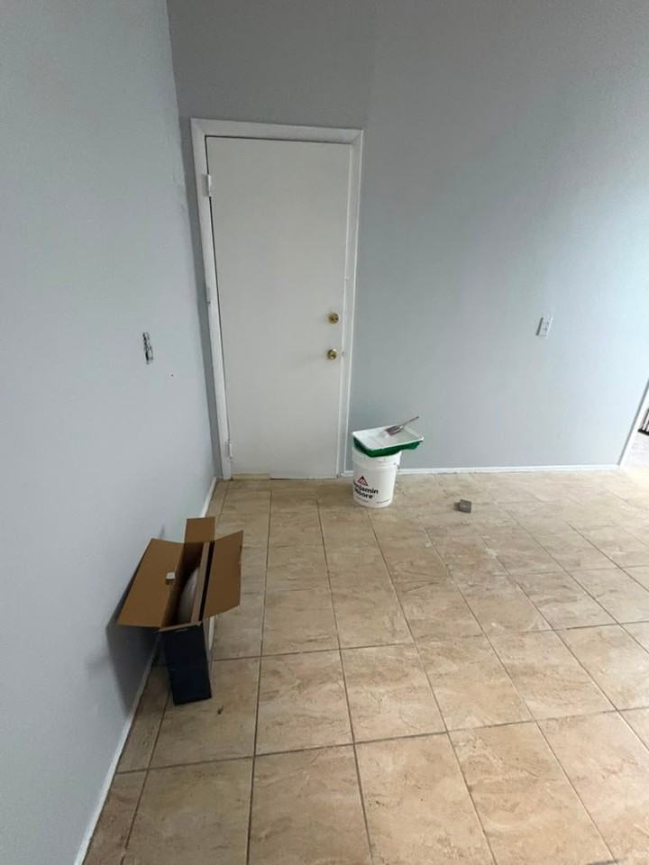 93 Maple St #1R - Photo 5 of 9