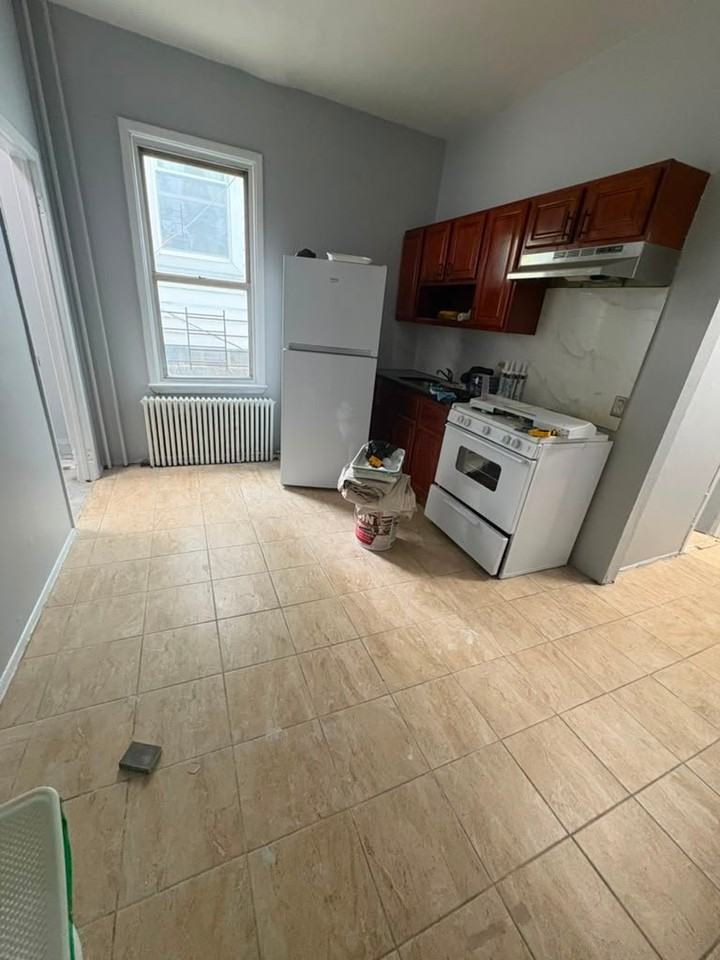 93 Maple St #1R - Photo 6 of 9