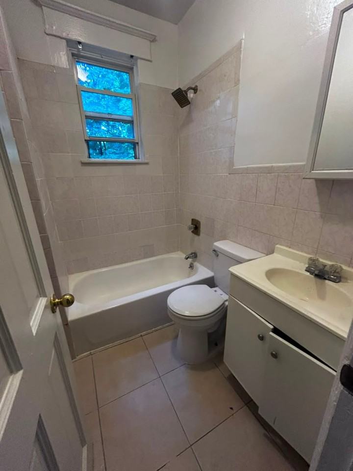 43 Currans Ln #3L - Photo 6 of 8