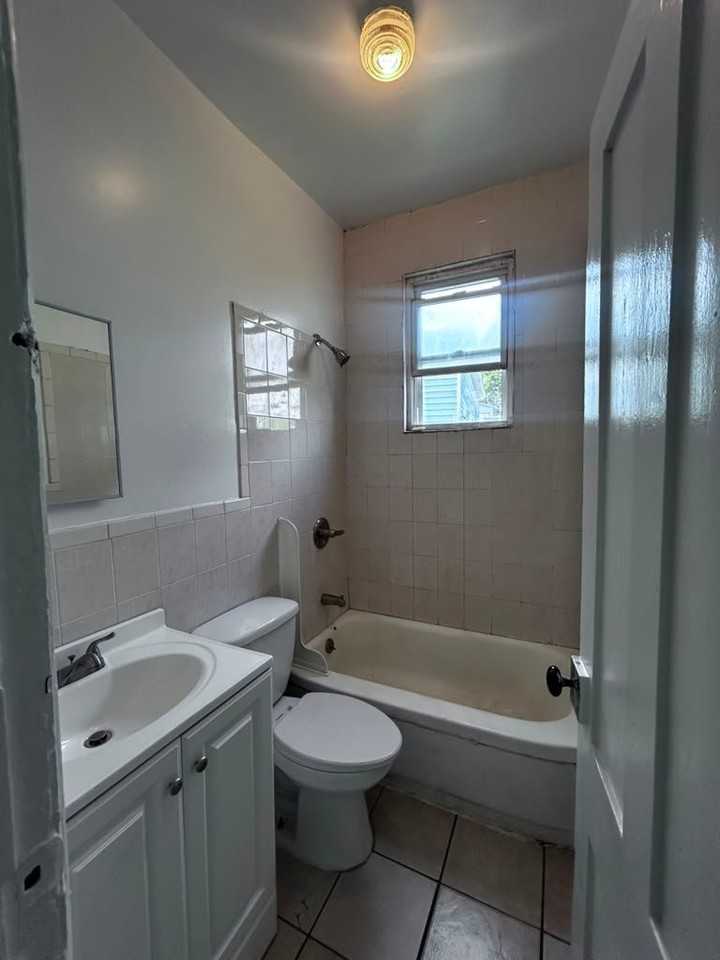 43 Currans Ln #3R - Photo 5 of 9