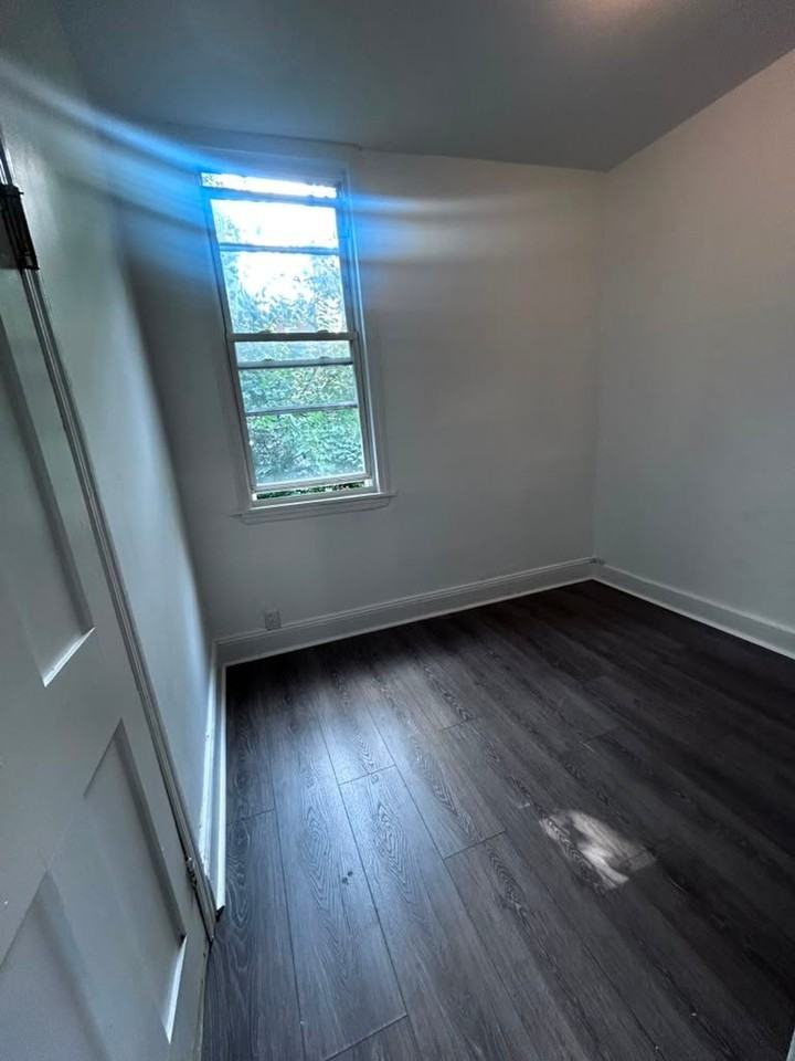 43 Currans Ln #3R - Photo 7 of 9