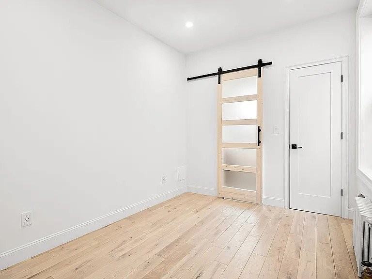 466 Prospect Ave #4R - Photo 3 of 7