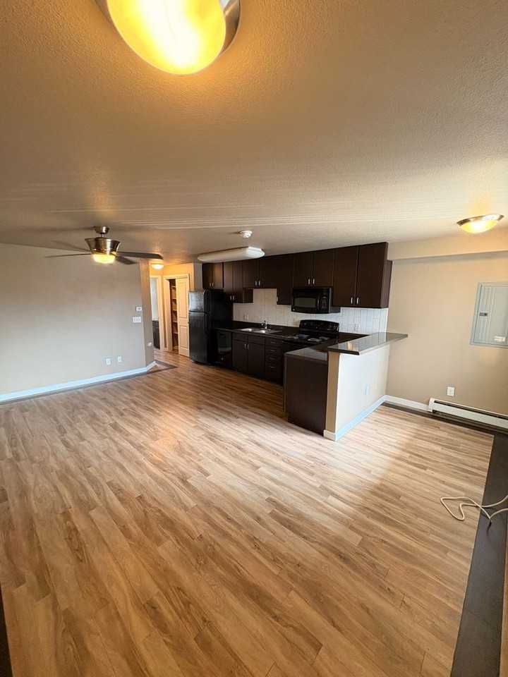 CANTERBURY APARTMENTS - Photo 7 of 13