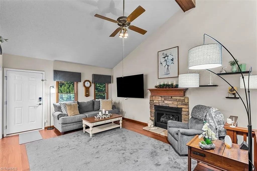 5021 Mereworth Court - Photo 5 of 30