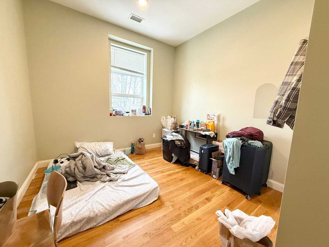 409 Dudley St - Photo 4 of 7