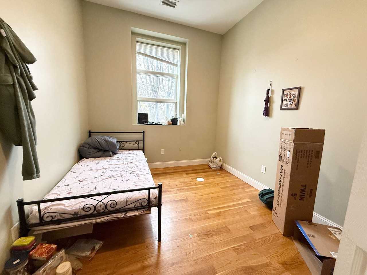 409 Dudley St - Photo 6 of 7