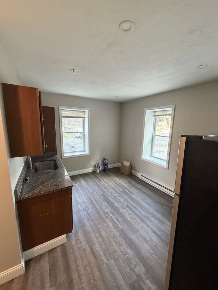 1039 Main Street, Worcester - Photo 2 of 27
