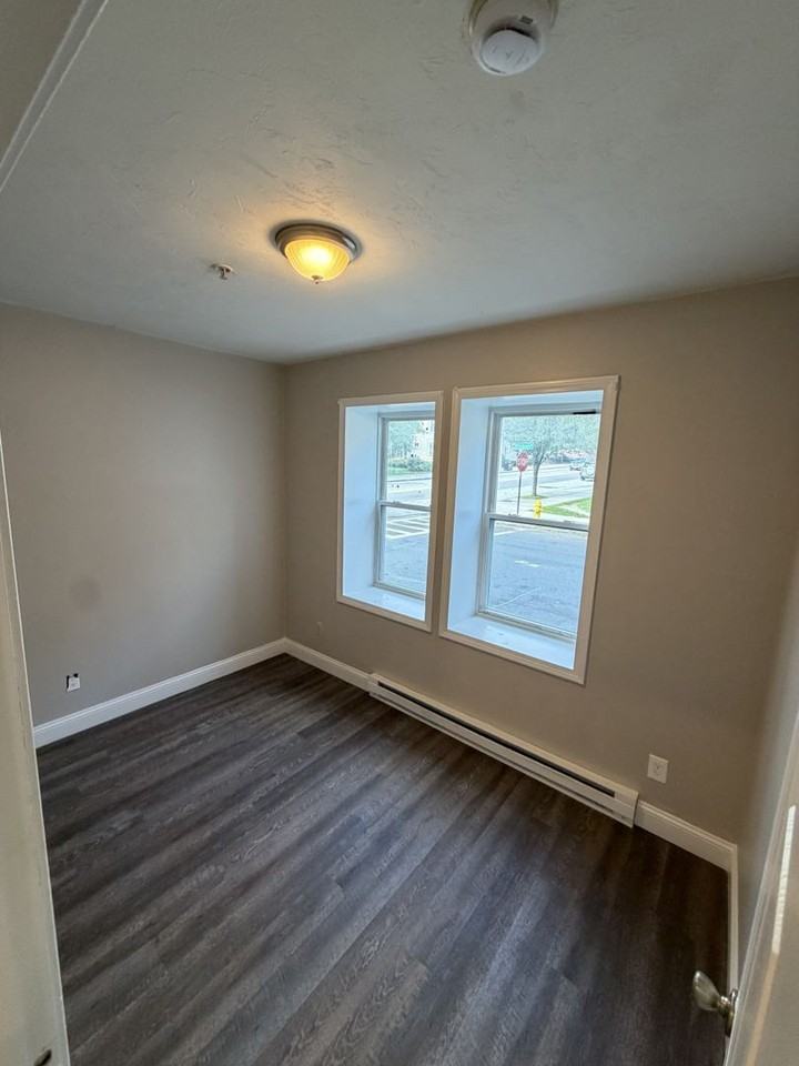 1039 Main Street, Worcester - Photo 5 of 27