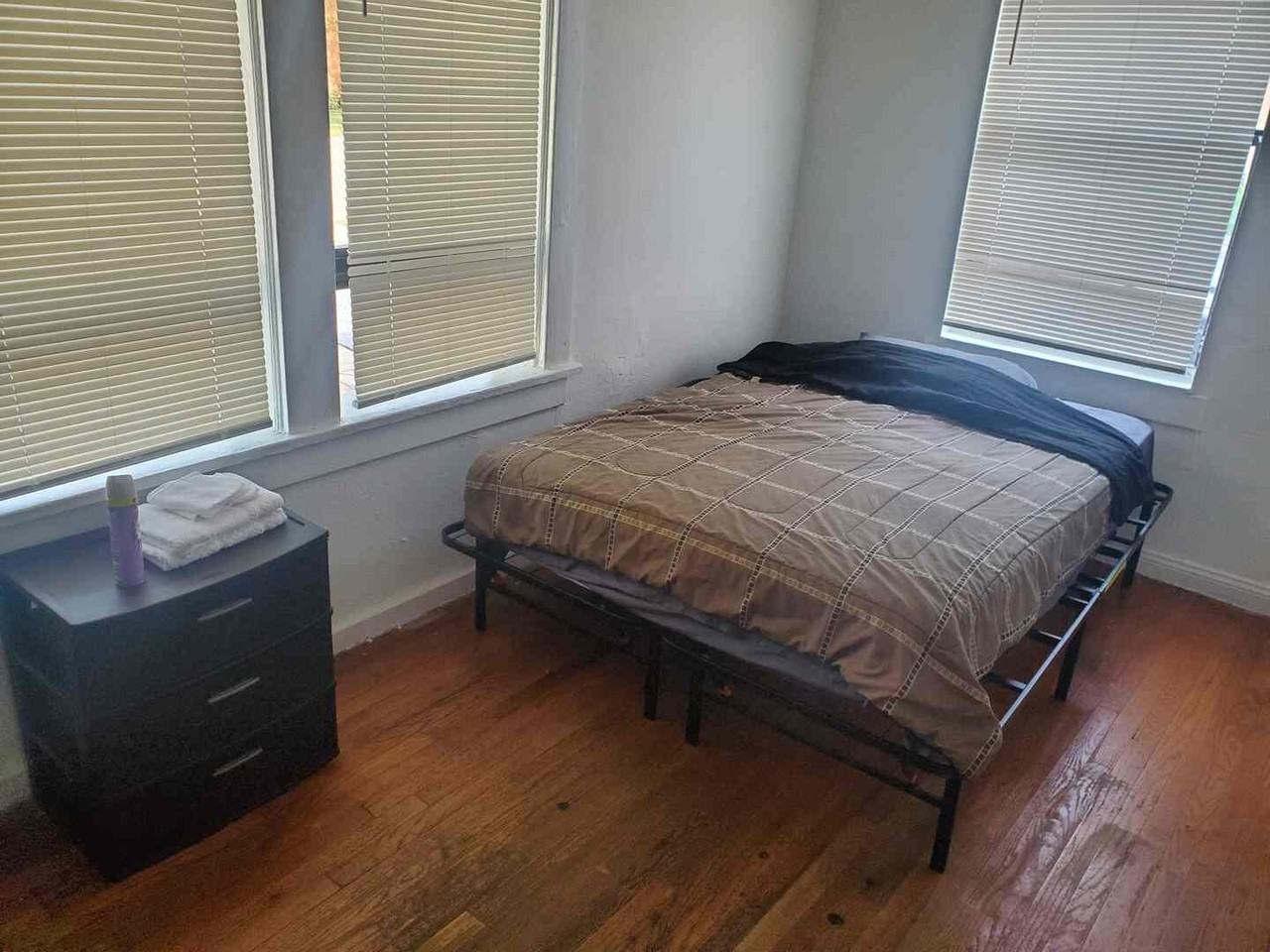 3509 Pinewood Ave #NA - Photo 4 of 11