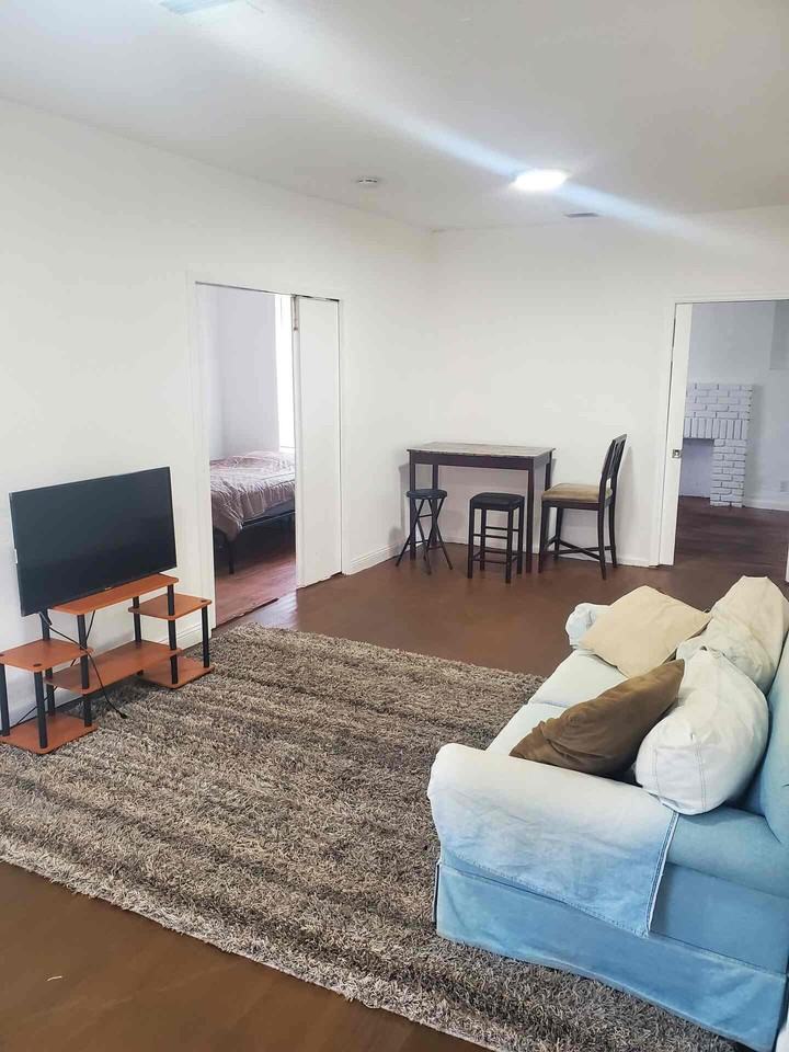 3509 Pinewood Ave #NA - Photo 6 of 11
