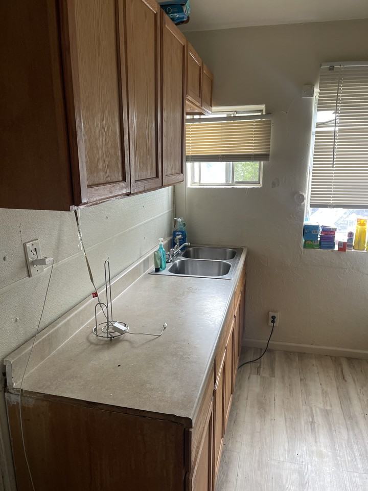 2739 Semple Ave #1S - Photo 3 of 9