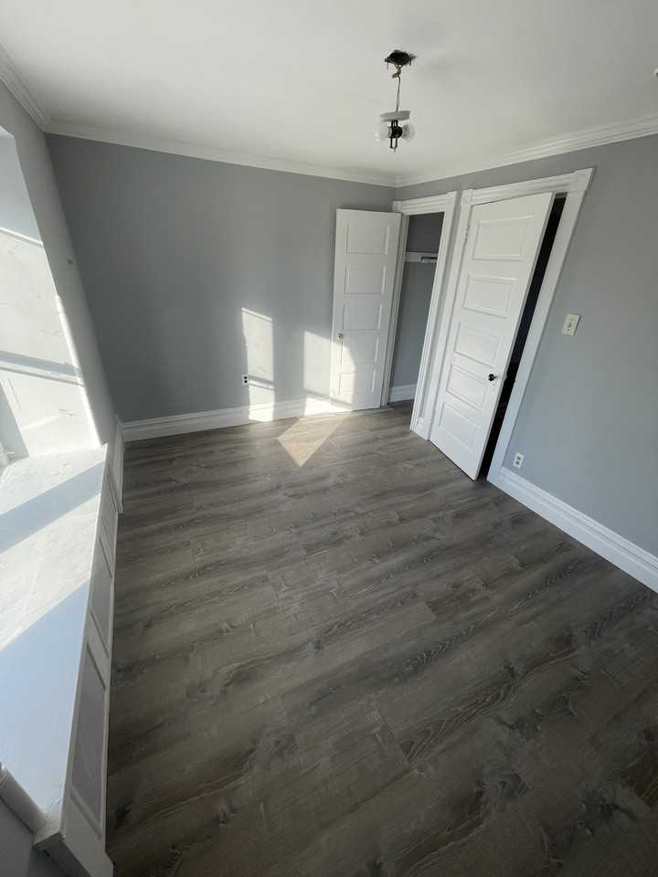 1611 1/2 W Allen St - Photo 4 of 13