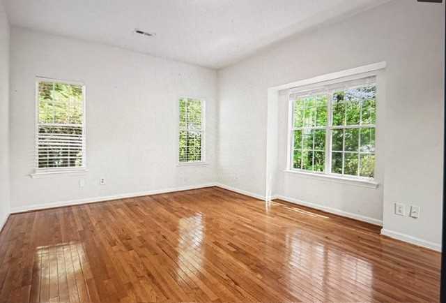 107 Bay Colony Ct #NA - Photo 3 of 10