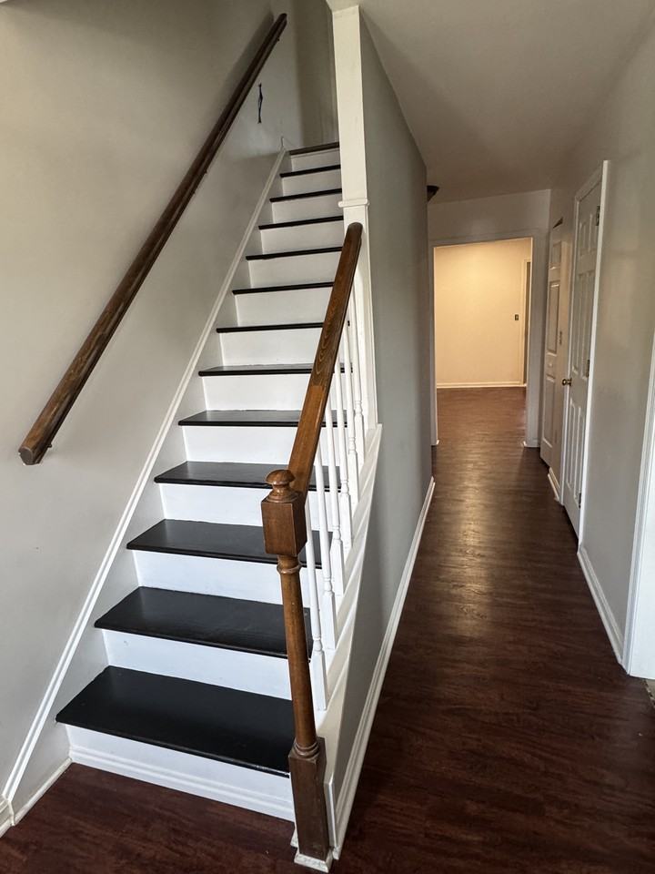 1928 Carlton Dr - Photo 3 of 16