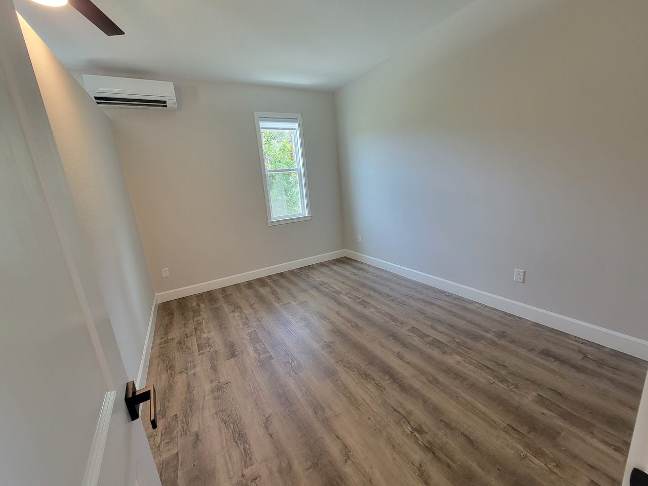 375 N Lake Jessup Ave #B - Photo 6 of 8
