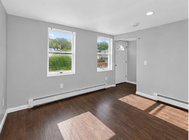 61 14th St #16B - Photo 3 of 19