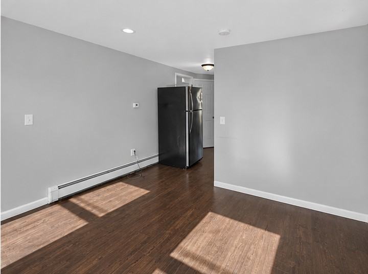 61 14th St #16B - Photo 4 of 19