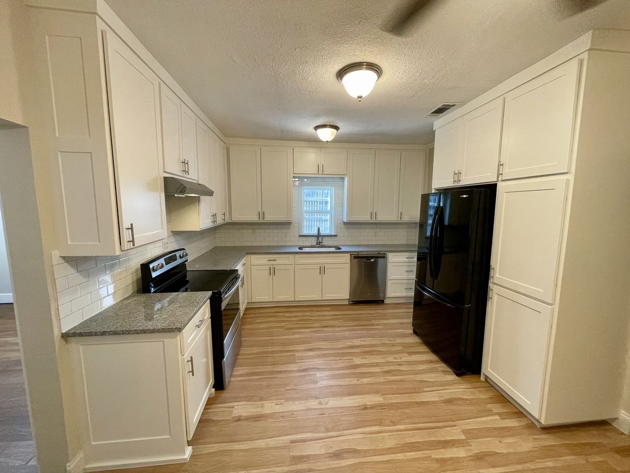 3820 W 5th St #NA - Photo 6 of 12