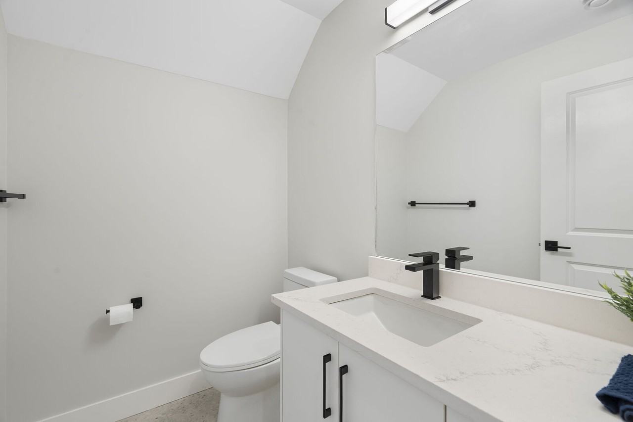 304 -304 20 Ave Nw - Photo 4 of 17