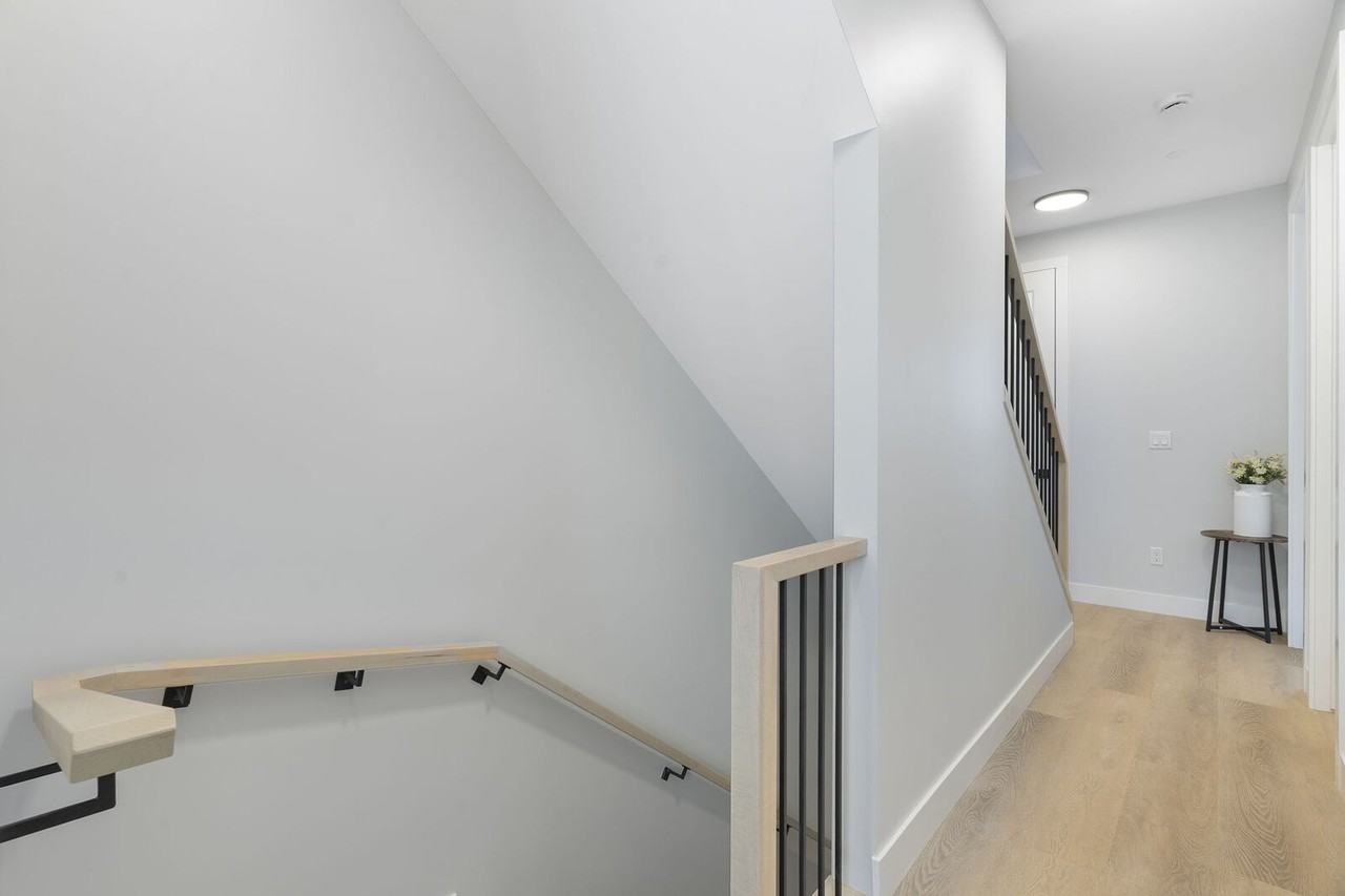 304 -304 20 Ave Nw - Photo 5 of 17