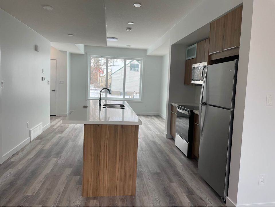 12104 87 St Nw - Photo 4 of 23
