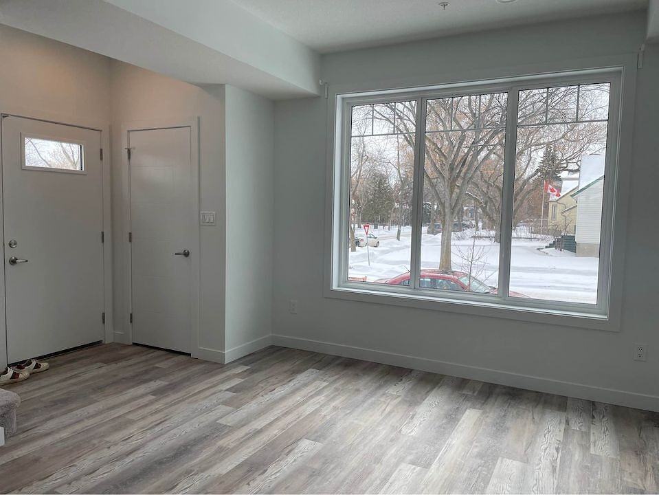12104 87 St Nw - Photo 5 of 23