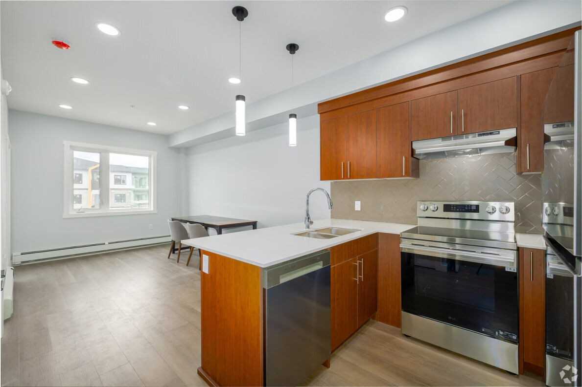 348 Greystone Boulevard - Photo 2 of 22