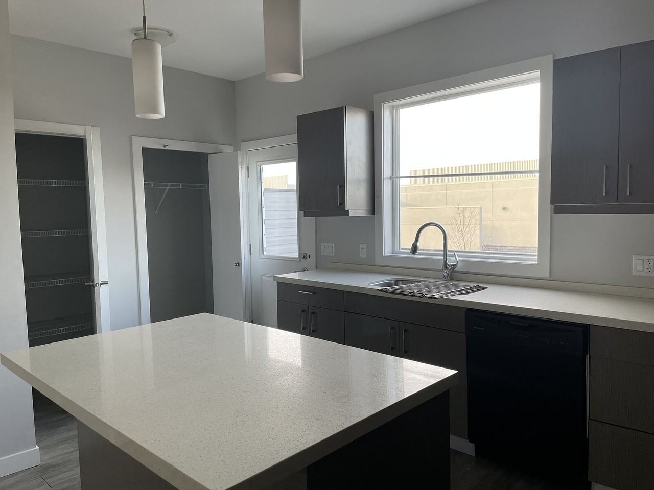 20 Vanderbilt Common - Photo 7 of 20