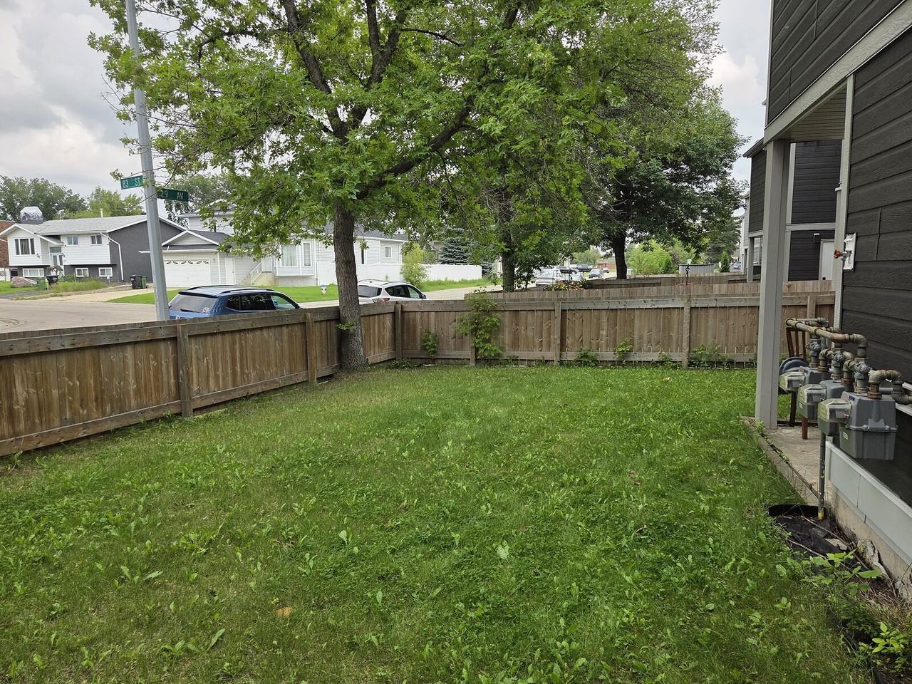 8315 29 Ave Nw - Photo 3 of 13