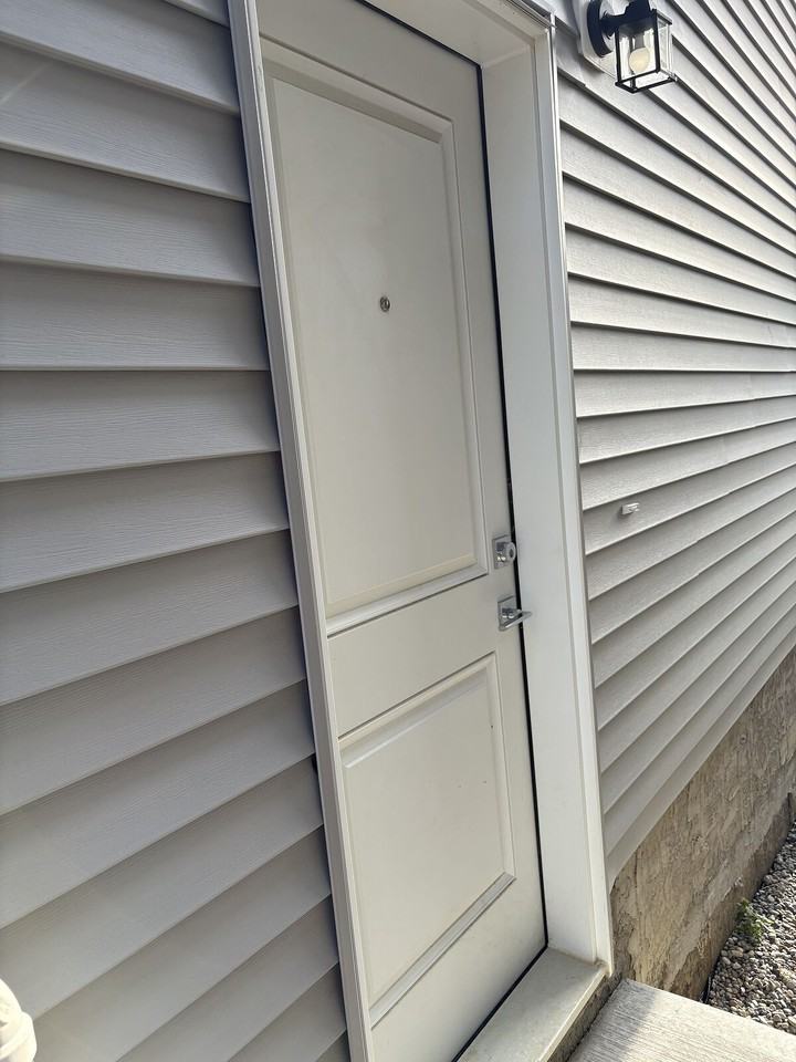 2508 210 St Nw - Photo 2 of 14