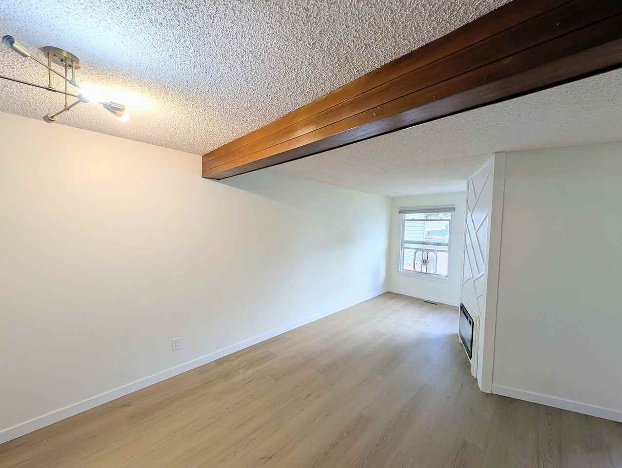 10453 24 Ave Nw - Photo 6 of 17