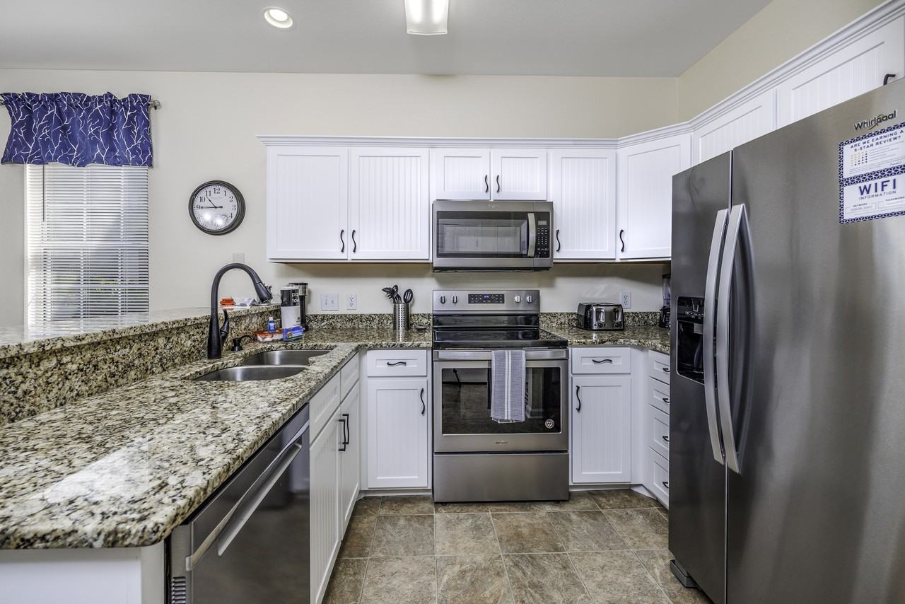 1298 River Oaks Dr #5D