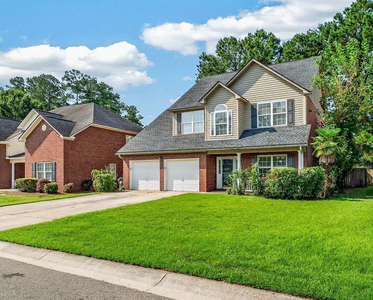 8727 Evangeline Dr - Photo 3 of 43